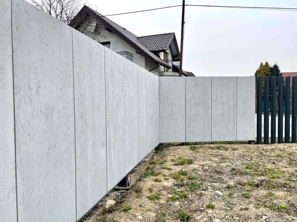 Nowoczesne ogrodzenia betonowe – ogrodzenia panelowe